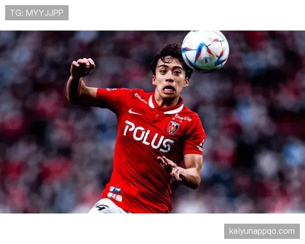 大罗撕裂防线的高效终结，如何体现老派前锋与现代锋线的角色差异？