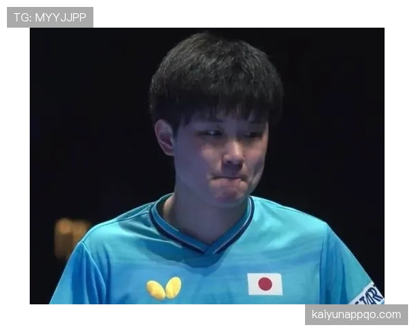 张本智和机场街拍，手里那堆大牌看着就心慌