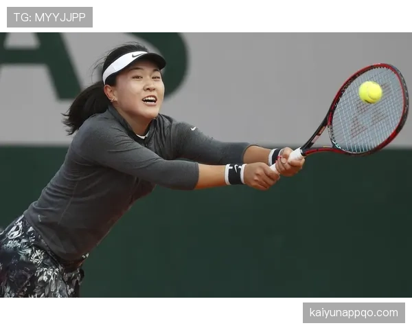 朱琳这生活距离球场像隔了几个星球，豪宅和训练鞋一起摆着，你说这咋整？